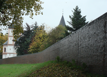 Flood Protection Wall in Cologne