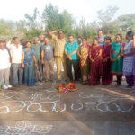 Corporator-along-with-the-colony-people-and-sanitation-workers-playing-Bathukamma