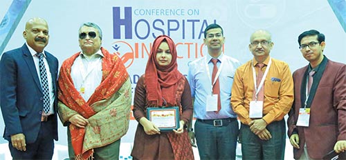 Commendable: It was indeed a moment of pride to felicitate Dr. Satish Amarnath, Head Quality, Manipal Hospital, who is visually challenged for last 20 years but continues his mission to spread awareness about infection control. Jayaraman Nair, honours him with a shawl. Others seen are Dr. Arcy Billoria, Dr. Sachin Jain, Dr. Raghavendra Kulkarni & Dr. Sourav Maiti.
