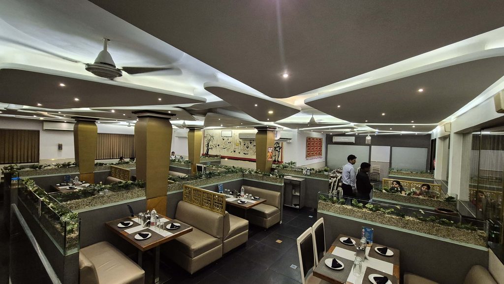 The Discipline Behind Cleanliness 34 Mandeep 1 Sanjha Chullah restaurant view